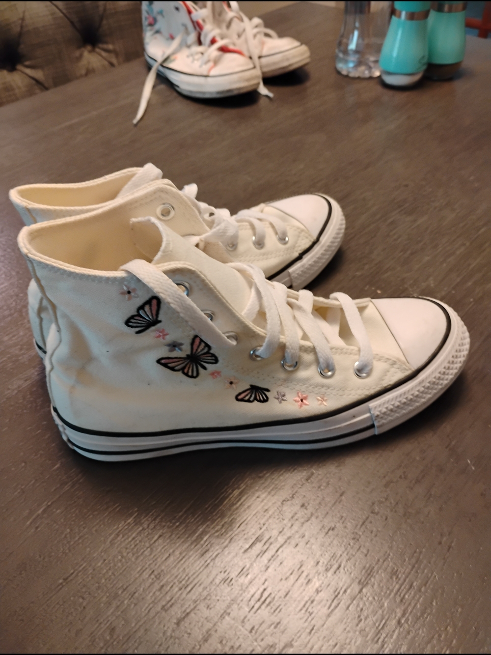 Converse Kids' White High-Top Sneakers with Butterfly Embroidery - Picture 2 of 6